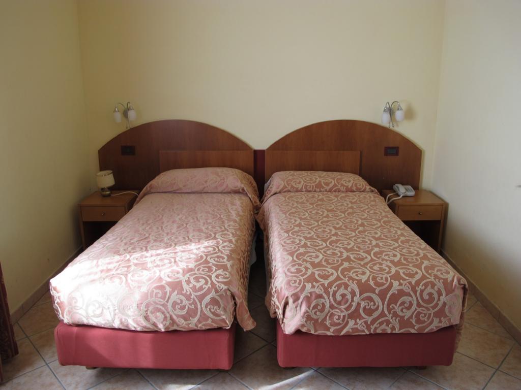 Hotel Astoria Lido Sirmione Habitación foto